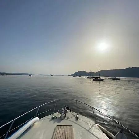 Sejour Insolite A Bord D'un Yacht A Vecchio Hotel en barco