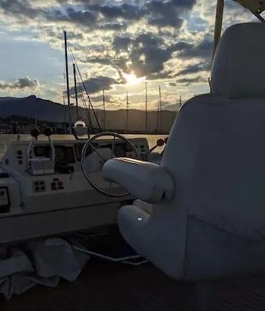 Botel Sejour Insolite A Bord D'un Yacht A Vecchio Porto-Vecchio (Corsica)